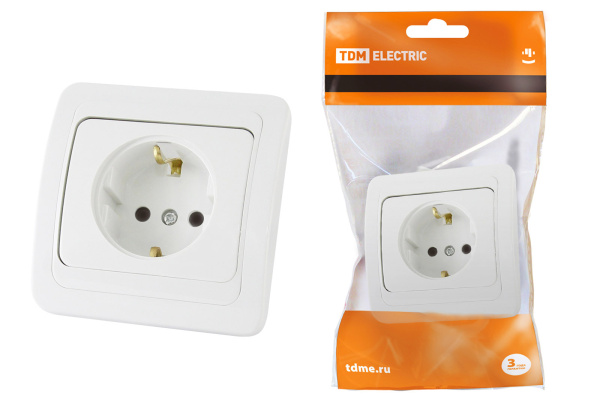 TDM Розетка 2П+З 16А белая "Валдай" SQ1804-0008