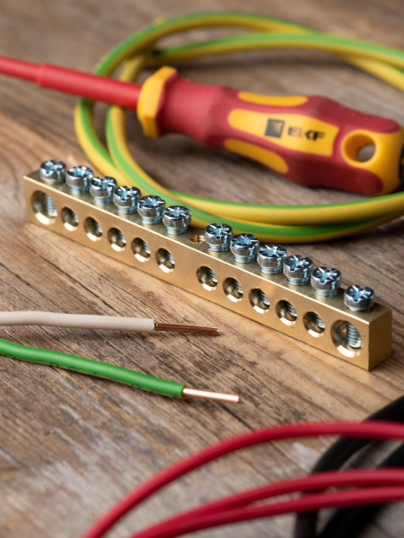 Купить EKF PROxima Шина PEN "ноль-земля" (8х12мм) 12 отверстий латунь крепеж по центру