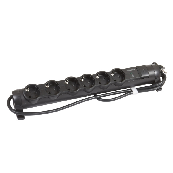 Legrand Черный Удлинитель 6x2К+З с выкл., кабель 1,5м, с защитой от перепадов напряжения, фиксир. поворотный блок, возможно крепление к стене 694612