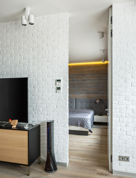 Купить SE Merten SM Алюминий Розетка с/з с защитными шторками с крышкой безвинт. зажим MTN2310-0460