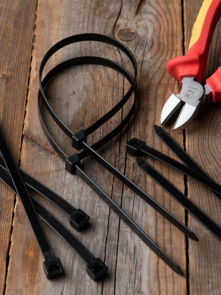 Купить EKF PROxima Хомут P6.6 стандартный (ч), 7.6x500 (100шт) FlexLock