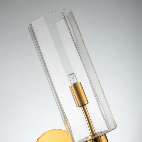 Купить Favourite 2648-1W настенный светильник Каркас цвета латунь, плафон из прозрачного стекла