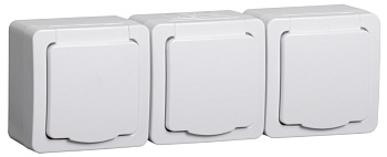 IEK GERMES PLUS Бел Розетка 3-мест. 6мод. в сборе с корпусом с З/К откр. уст-ки16А 220-250В с крышкой винт. зажим IP54