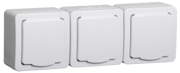 IEK GERMES PLUS Бел Розетка 3-мест. 6мод. в сборе с корпусом с З/К откр. уст-ки16А 220-250В с крышкой винт. зажим IP54