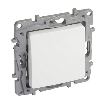 Legrand Etika Белый Переключатель промежуточный 1-клавишный, винтовые клеммы, 10AX, 250 В 672209