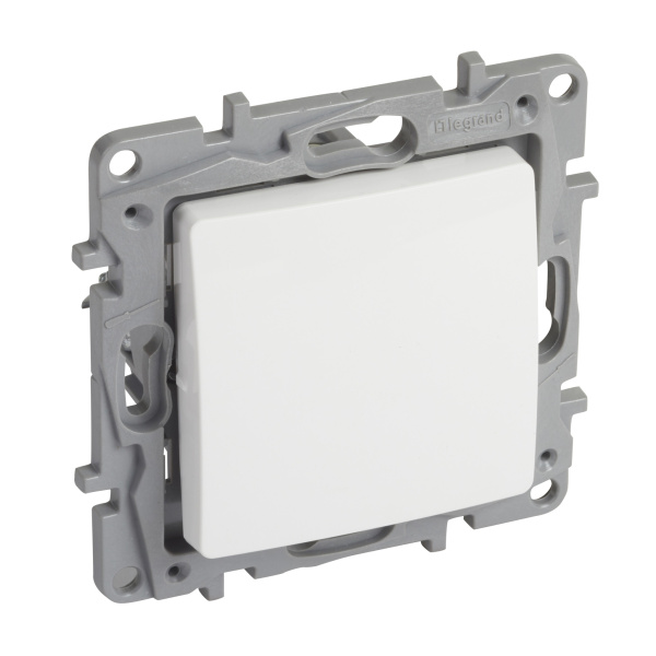 Legrand Etika Белый Переключатель промежуточный 1-клавишный, винтовые клеммы, 10AX, 250 В 672209