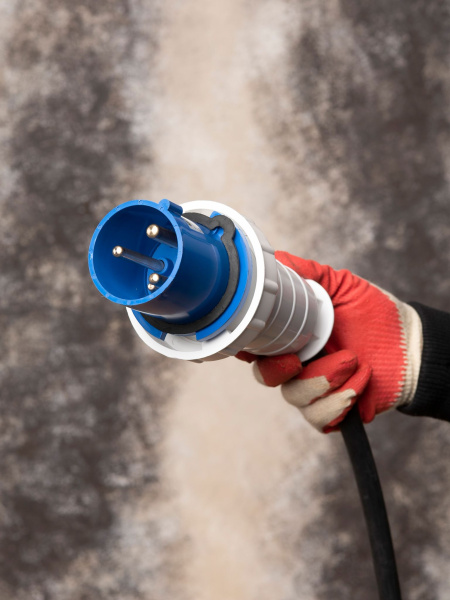 Купить EKF PROxima Вилка переносная 033 2Р+РЕ 63А 220В IP67