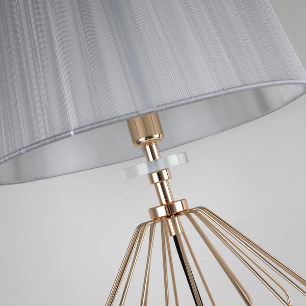 Купить Favourite Classic настольный светильник каркас цвета золотой гальваники, абажур из серой нити, декоративные элементы выполнены из прозрачного стекла 2 2690-1T