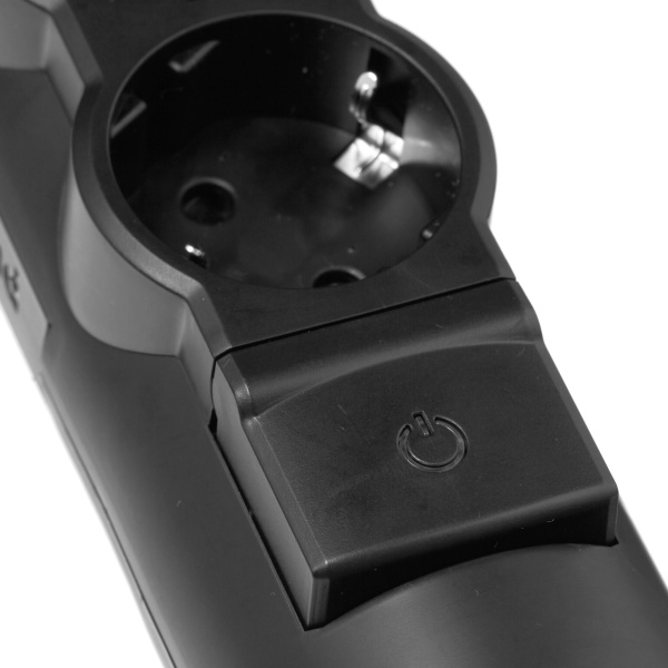 Купить Legrand Комфорт Черный Удлинитель 6x2К+З с выкл., без кабеля, фиксир. поворотный блок, возможно крепление к стене 694610