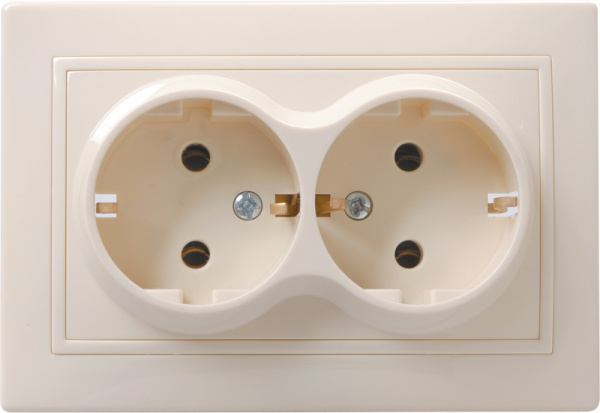 IEK KVARTA РС12-3-ККм Розетка 2местн. c з/к без защ.штор. 16А (кремовый)