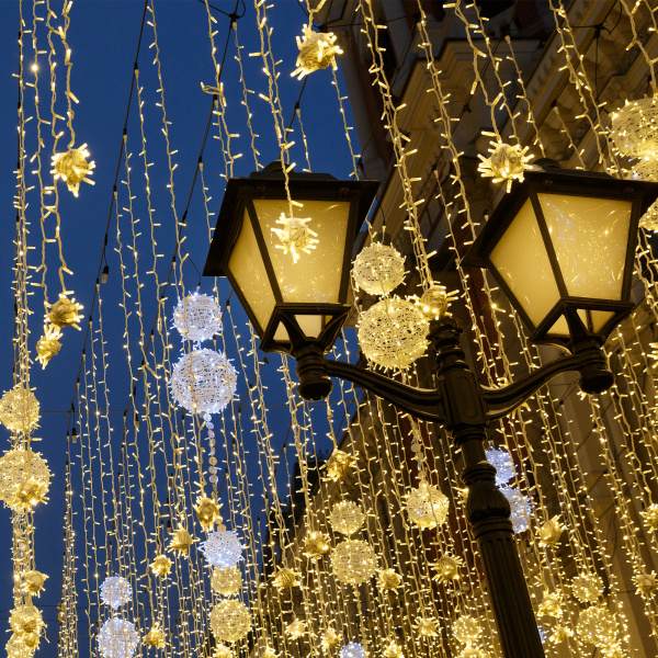 Eurosvet Гирлянда Нить 400-101 теплый белый с эффектом мерцания 10м IP65 a044073