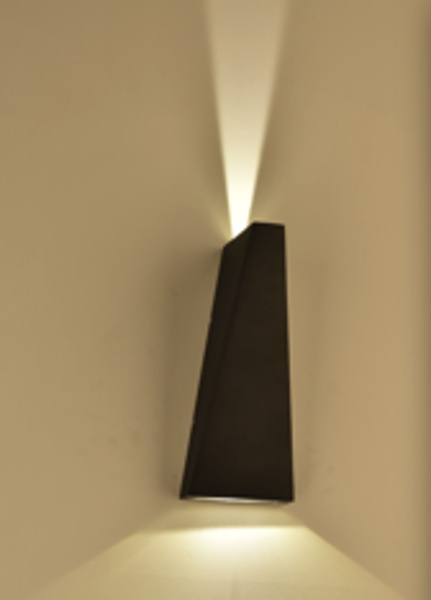 Купить Maytoni Outdoor Times Square Черный Бра LED 380Lm 6W O580WL-L6B