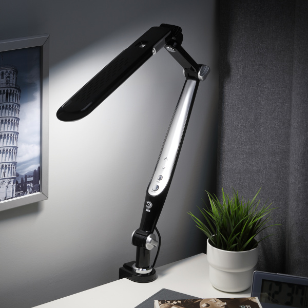 ЭРА Настольный светильник NLED-496-12W-BK светодиодный на струбцине черный