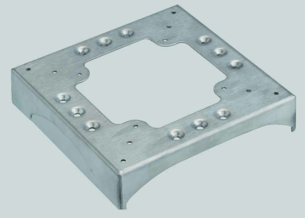 Simon Connect Алюминий Цоколь для соед. напольного кабель-каналала с 2 перфорациями 85x18мм и 2 вырезами 130х18мм KTA822-8