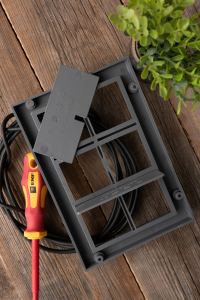 Купить EKF PROxima Рамка приборная на 12 модулей для лючка C-Line 24