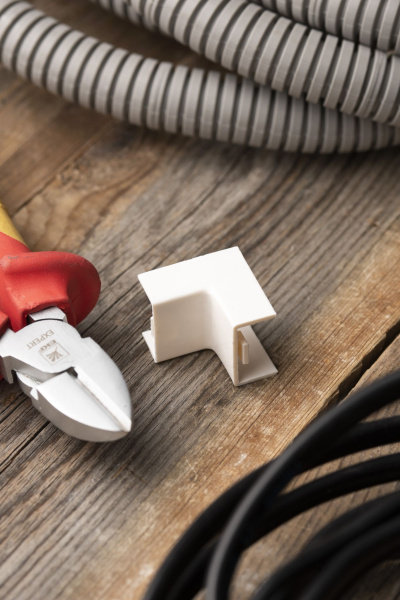 Купить EKF PROxima Угол внутренний (20х10) (4 шт) Plast Белый