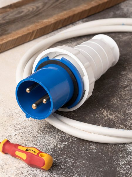 Купить EKF PROxima Вилка переносная 033 2Р+РЕ 63А 220В IP67