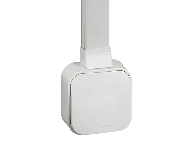 Купить Legrand Metra Адаптер к мини-каналу 15x10 для монтажа ЭУИ QUTEO 638107