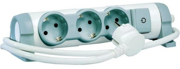 Купить Legrand Комфорт Бело-серый Удлинитель 3x2К+З с выкл., кабель 3м, фиксир. поворотный блок, возможно крепление к стене 694622