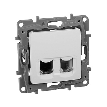 Legrand Etika Белый Розетка тел.+ комп. (RJ11+RJ45) 5 категория  UTP 672252