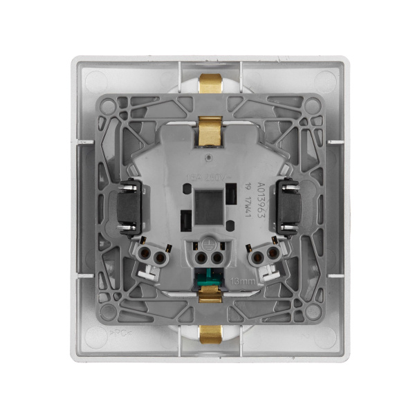 Купить Legrand Etika Алюминий Розетка 2-ая с/з со шторками, автоматические клеммы 672433