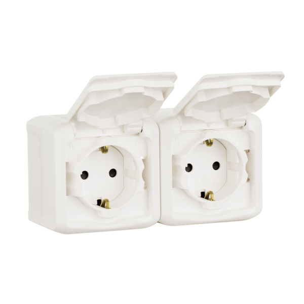 Купить Legrand Quteo Белый Розетка 2-я с/з с шт IP44 782323