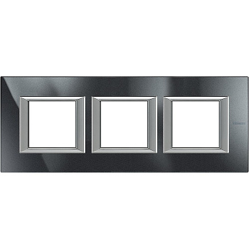 BT Axolute Антрацит/Монохром Рамка декоративная прямоугольная немецкого стандарта. Горизонтальная установка. 2+2+2 модуля. HA4802M3HHS