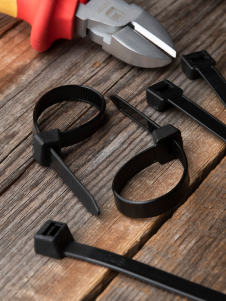 Купить EKF PROxima Хомут P6.6 стандартный (ч), 2.5x160 (100шт) FlexLock