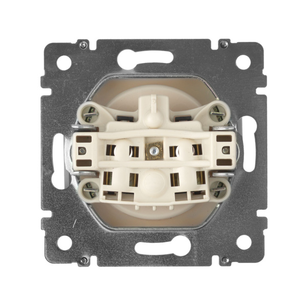 Купить Legrand Valena Крем Розетка 1-ая б/з 774316