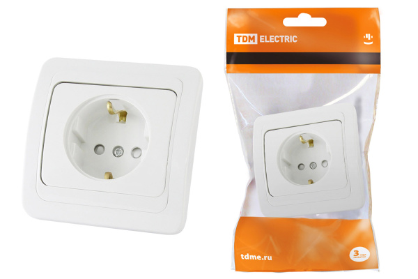 TDM Розетка 2П+З 16А  c защитными шторками белая "Валдай" SQ1804-0024