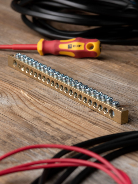 Купить EKF PROxima Шина PEN "ноль-земля" (8х12мм) 22 отверстия латунь крепеж по краям