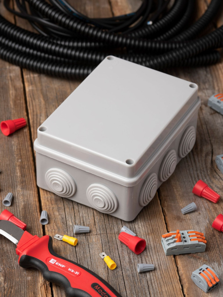 Купить EKF PROxima Коробка распаячная КМР-050-041 пылевлагозащитная, 10 мембранных вводов, уплотнительный шнур (150х110х70)