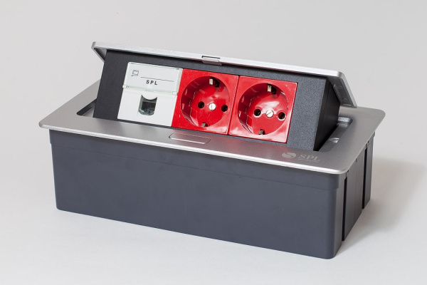 SPL Люк на 3 поста (45х45), металл, серебро, с пластиковой коробкой, IP40 300010