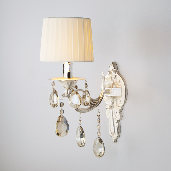 Eurosvet Серебряное бра с абажуром 10098/1 серебро/тонированный хрусталь Strotskis a043827