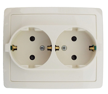 Simon 15 Бежевая Розетка 2-ая с/з, с защитными шторками,винт.зажим,16А, 250В 1590451-031