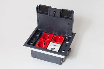 SPL Люк на 4 поста (45х45),металл/ пластик, с пластиковой коробкой, IP40 300005