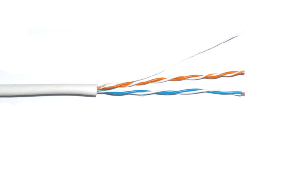 Купить IEK ITK Кабель связи витая пара U/UTP, кат.5E 2х2х24AWG solid, PVC, 500м, серый LC1-C5E02-111