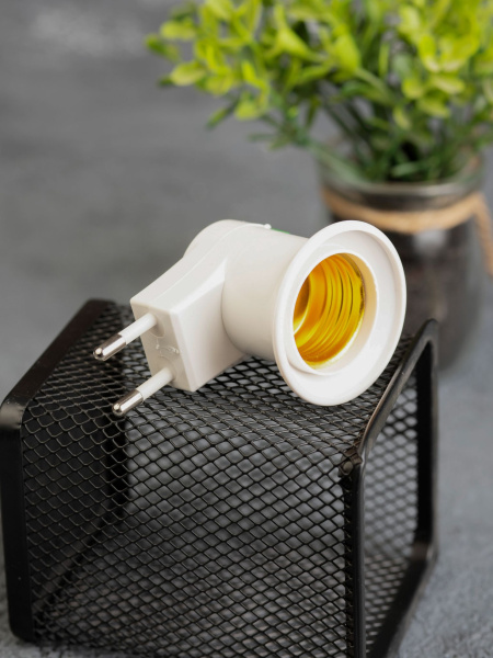 Купить EKF PROxima Переходник вилка-Е27 с выкл. бел.