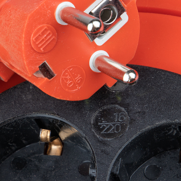 Купить EKF PROxima Удлинитель на катушке "Атлант 2.0" 4 гнезда 40м с заземлением ПВС 3*1,0 10А/2,2кВт