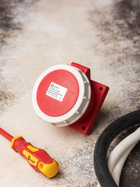 Купить EKF PROxima Розетка стационарная внутренняя 3152 3Р+РЕ+N 16А 380В IP67