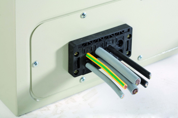 Купить SE Плата кабельного ввода для соединителей 24/4 NSYDCE244