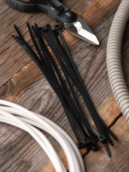 Купить EKF Basic Хомут нейлоновый черный (3,6х200) (100шт.)