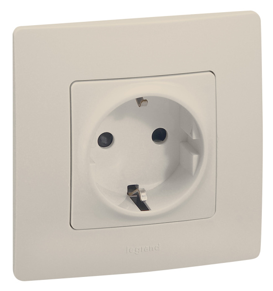 Купить Legrand Etika Слоновая кость Розетка с/з, винтовые клеммы 672321