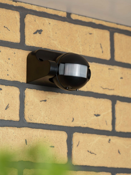 Купить EKF PROxima ИК датчик движения наст. 1200Вт 180гр. до 12м IP44 MS-39b черный