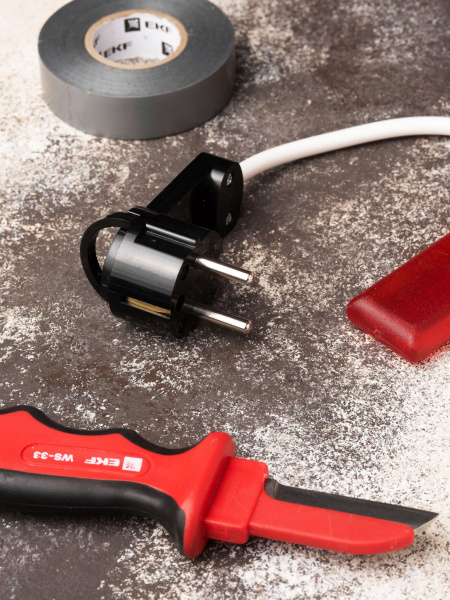 Купить EKF PROxima Вилка угловая плоская с/з черная "СТЕЛС" 16А 250В