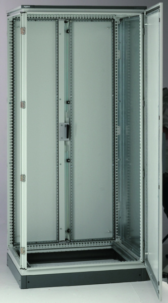 Купить Legrand Altis Перегородка разделительная для шкафов шириной 800 мм и высотой 2000 мм 048043