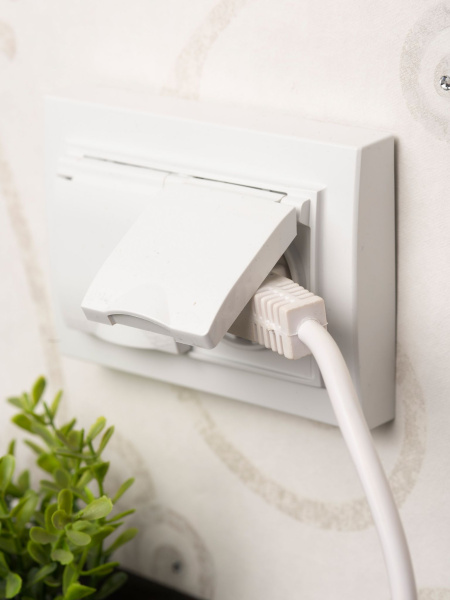 Купить EKF Basic Минск Белый Розетка 2-ая с/з, со шторками и крышкой, 16А, IP44, СП