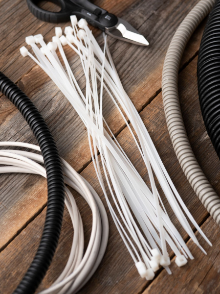 Купить EKF Basic Хомут нейлоновый (4,8х250) (100шт.)