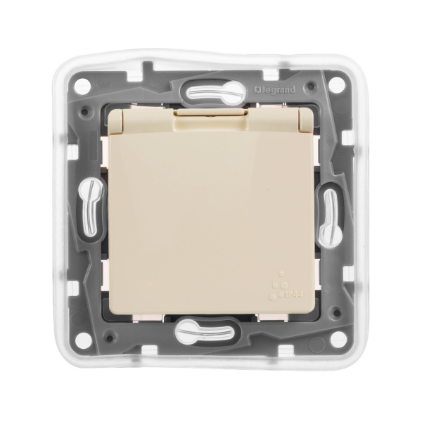 Купить Legrand Etika Сл.кость Розетка с/з IP 44 с крышкой и шторками, автоматические клеммы,16А 672332
