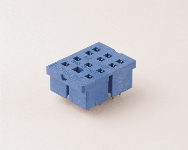 Finder Розетка для монтажа на плате для реле 55.33; в комплекте металлическая клипса 094.51 9413SMA